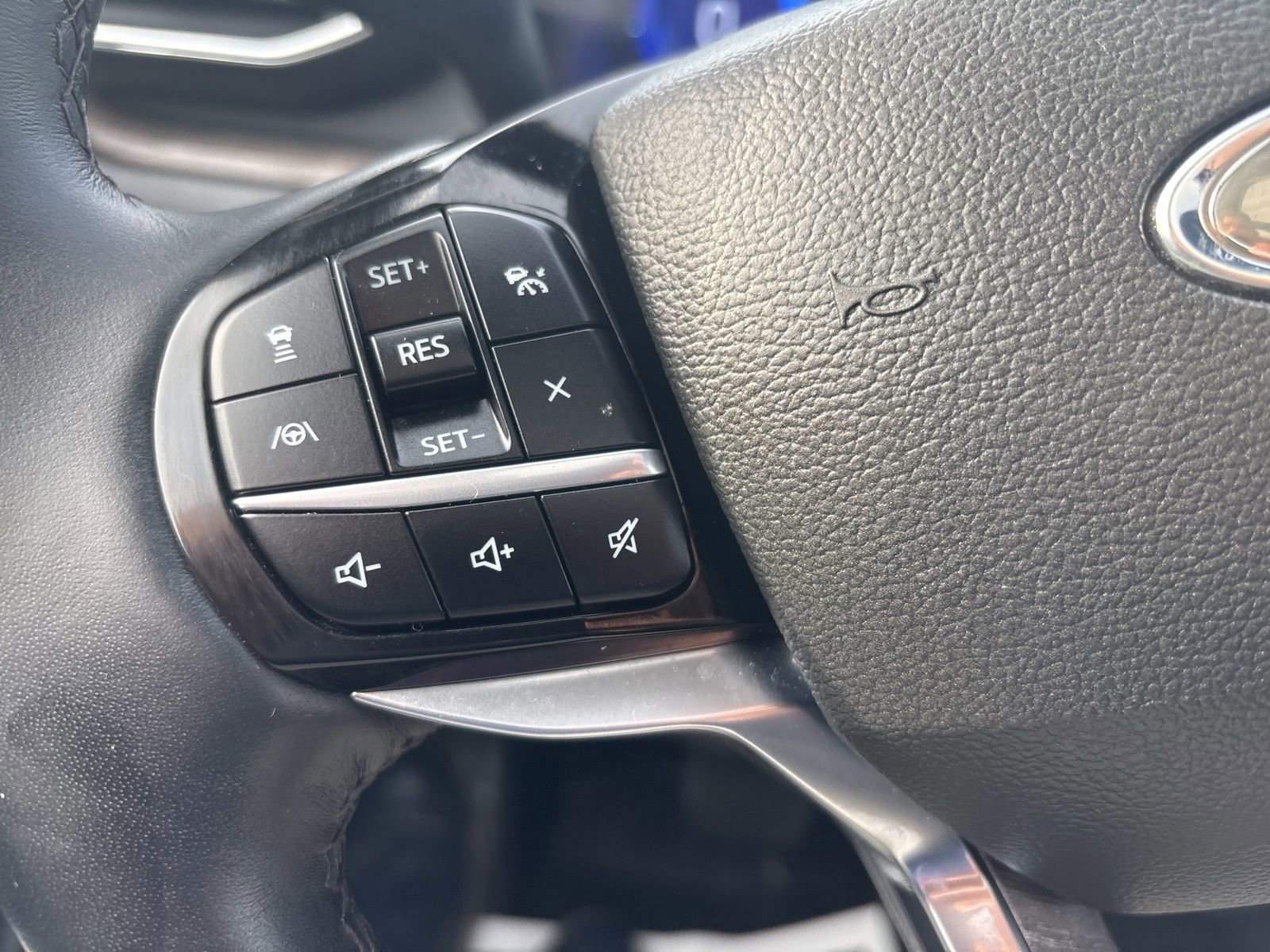 Certified 2022 Ford Explorer Platinum w/ Equipment Group 601A image 14