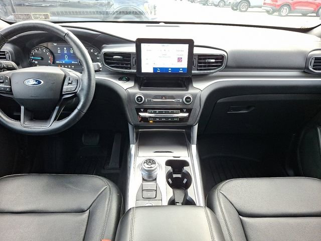 Certified 2020 Ford Explorer XLT w/ Equipment Group 202A image 16