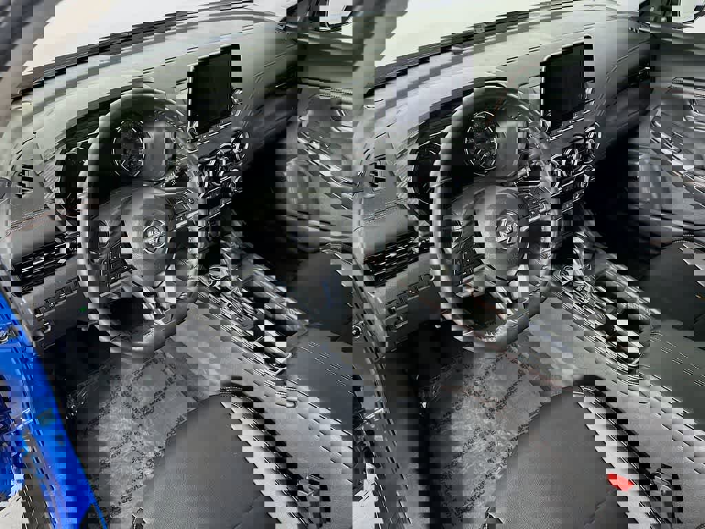 Used 2025 Nissan Sentra SR w/ SR Premium Package image 9