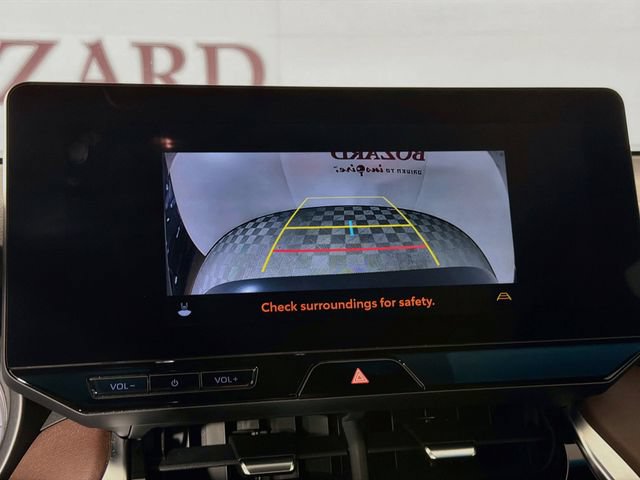 Used 2024 Toyota Venza XLE AWD/4WD image 16