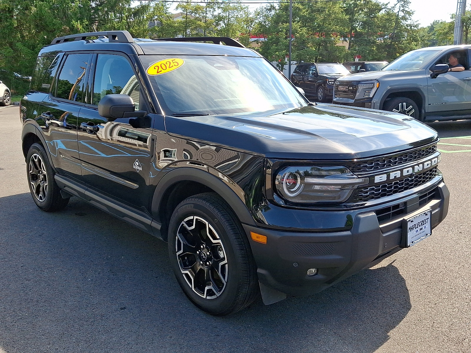 Certified 2025 Ford Bronco Sport Outer Banks w/ Outer Banks Tech Package+ AWD/4WD image 3
