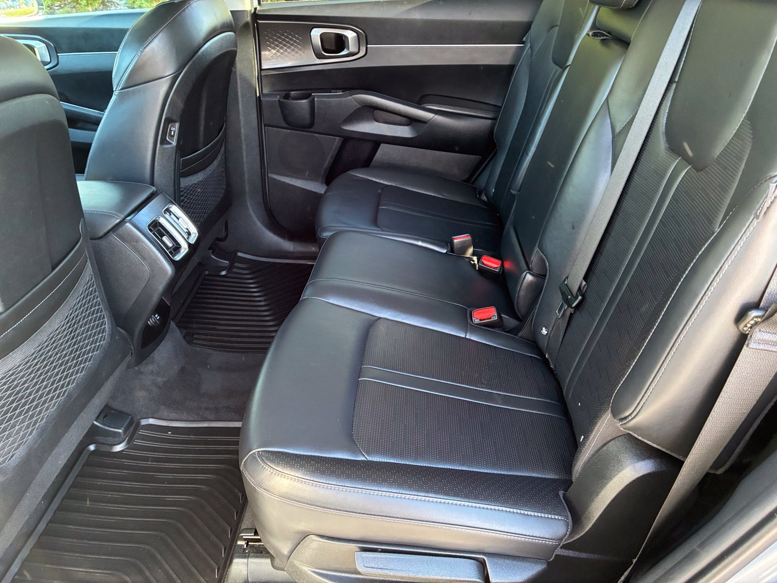 Used 2025 Kia Sorento S w/ Panoramic Sunroof Package FWD image 14