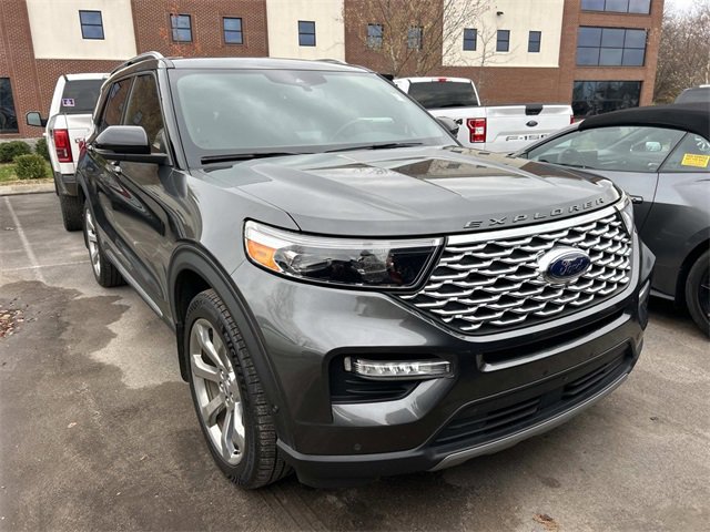 Certified 2020 Ford Explorer Platinum w/ Premium Technology Package image 2