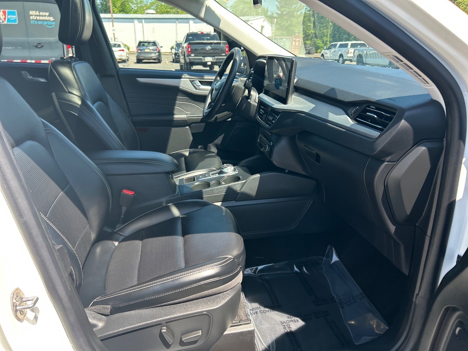 Certified 2024 Ford Escape Platinum w/ Class II Trailer Tow Package AWD/4WD image 19