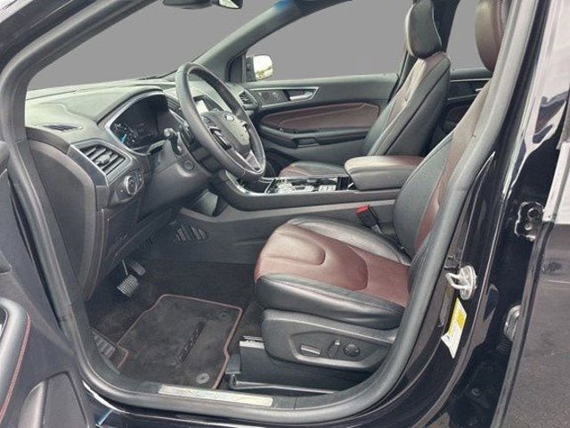 Certified 2020 Ford Edge Titanium w/ Equipment Group 301A AWD/4WD image 3