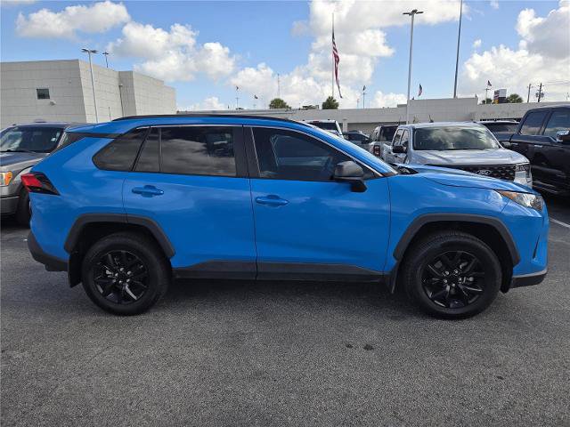 Used 2021 Toyota RAV4 LE FWD image 4