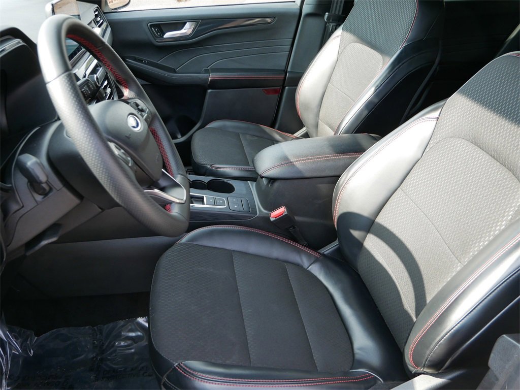 Certified 2025 Ford Escape ST-Line image 14