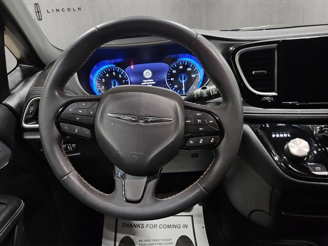 Used 2022 Chrysler Pacifica Touring-L w/ S Appearance Package AWD/4WD image 14