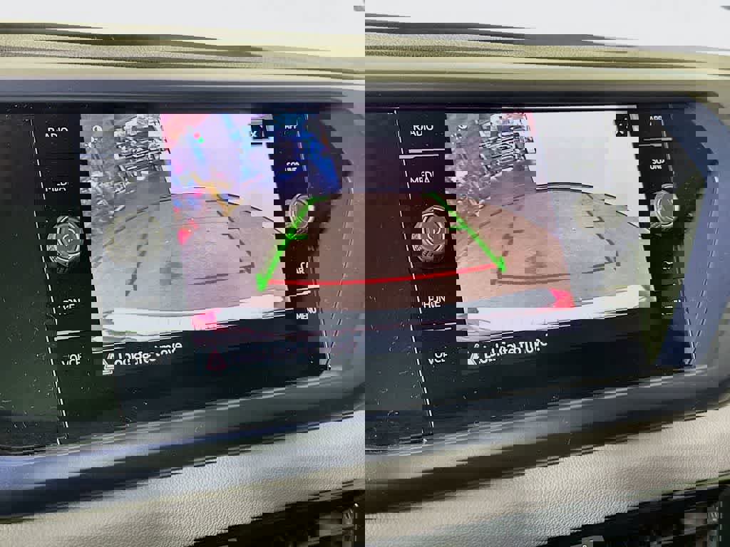 Used 2023 Volkswagen Taos SE w/ Panoramic Sunroof Package image 27