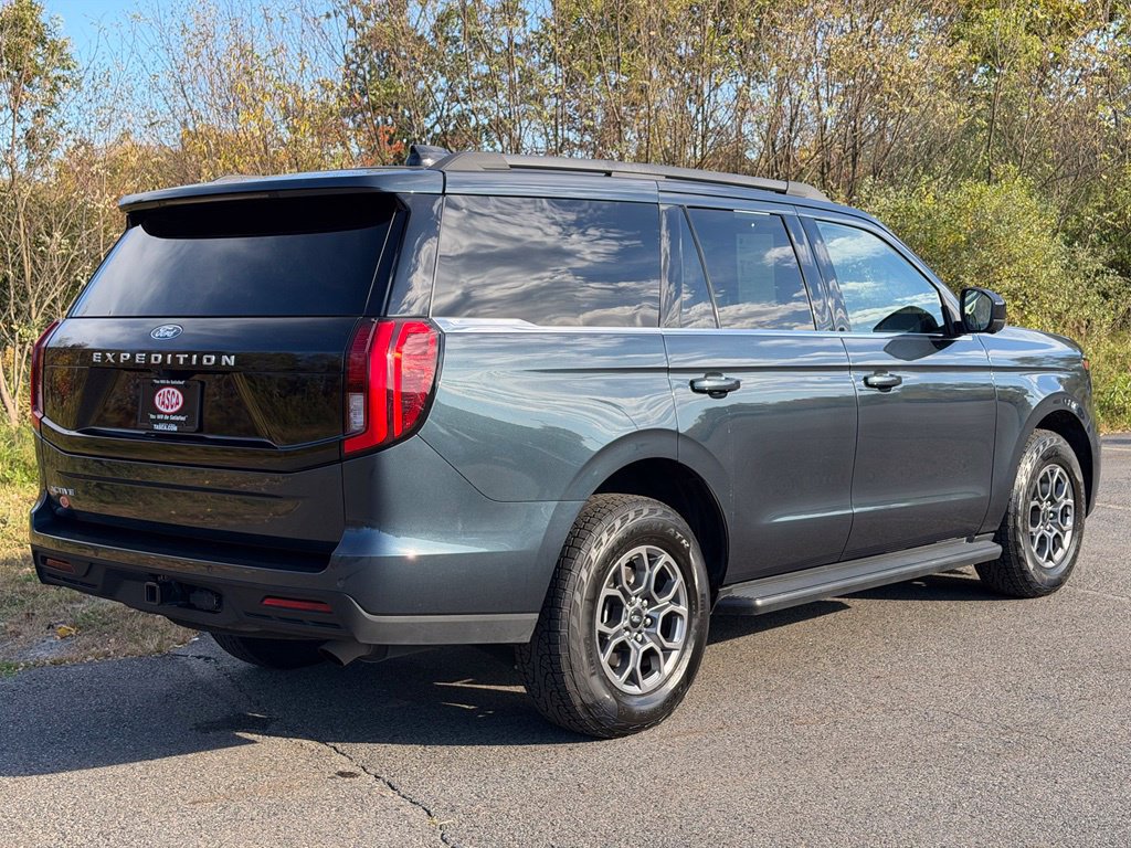 Certified 2025 Ford Expedition Active AWD/4WD image 23