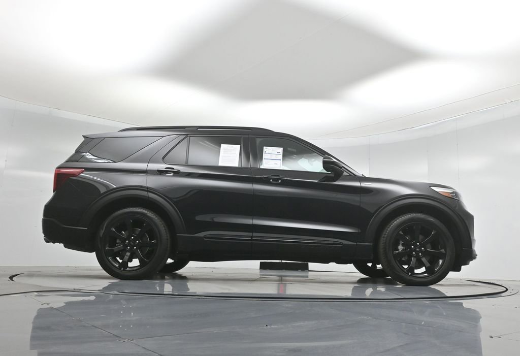 Certified 2022 Ford Explorer ST-Line w/ Class IV Trailer Tow Package image 50