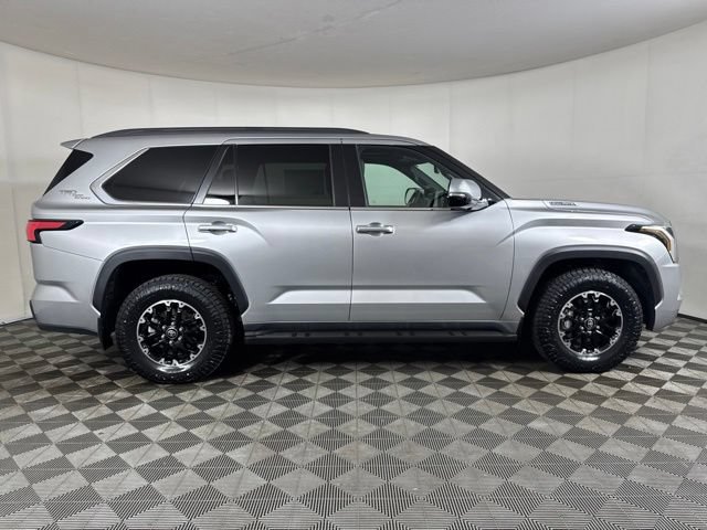 Used 2025 Toyota Sequoia SR5 w/ SR5 Premium Package AWD/4WD image 2