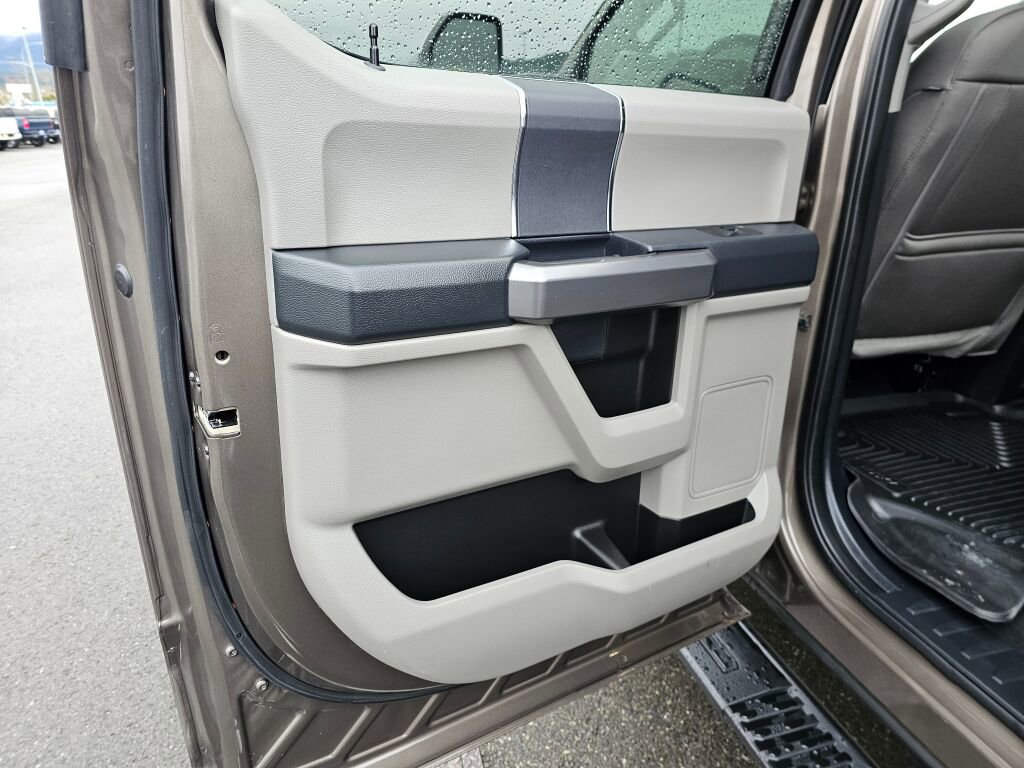 Certified 2022 Ford F250 XLT w/ XLT Value Package image 12