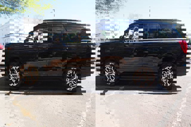 Certified 2025 Ford Expedition Active image 2