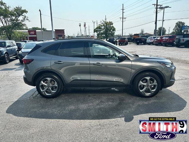 Certified 2025 Ford Escape ST-Line Select AWD/4WD image 6