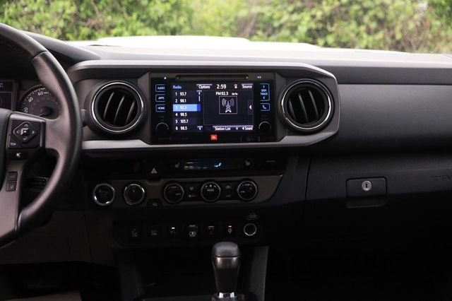 Used 2018 Toyota Tacoma TRD Sport AWD/4WD image 24