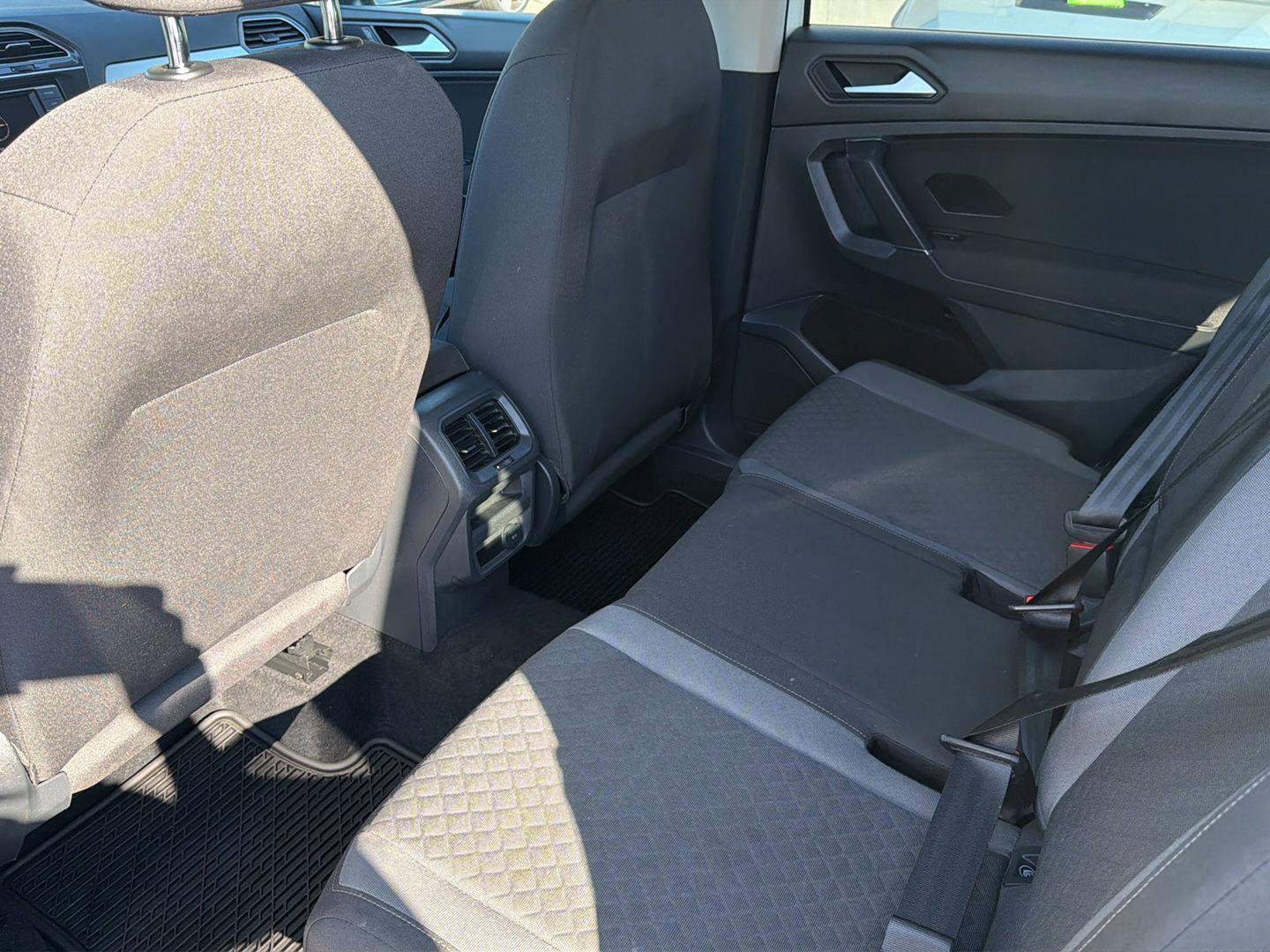 Used 2020 Volkswagen Tiguan S image 10