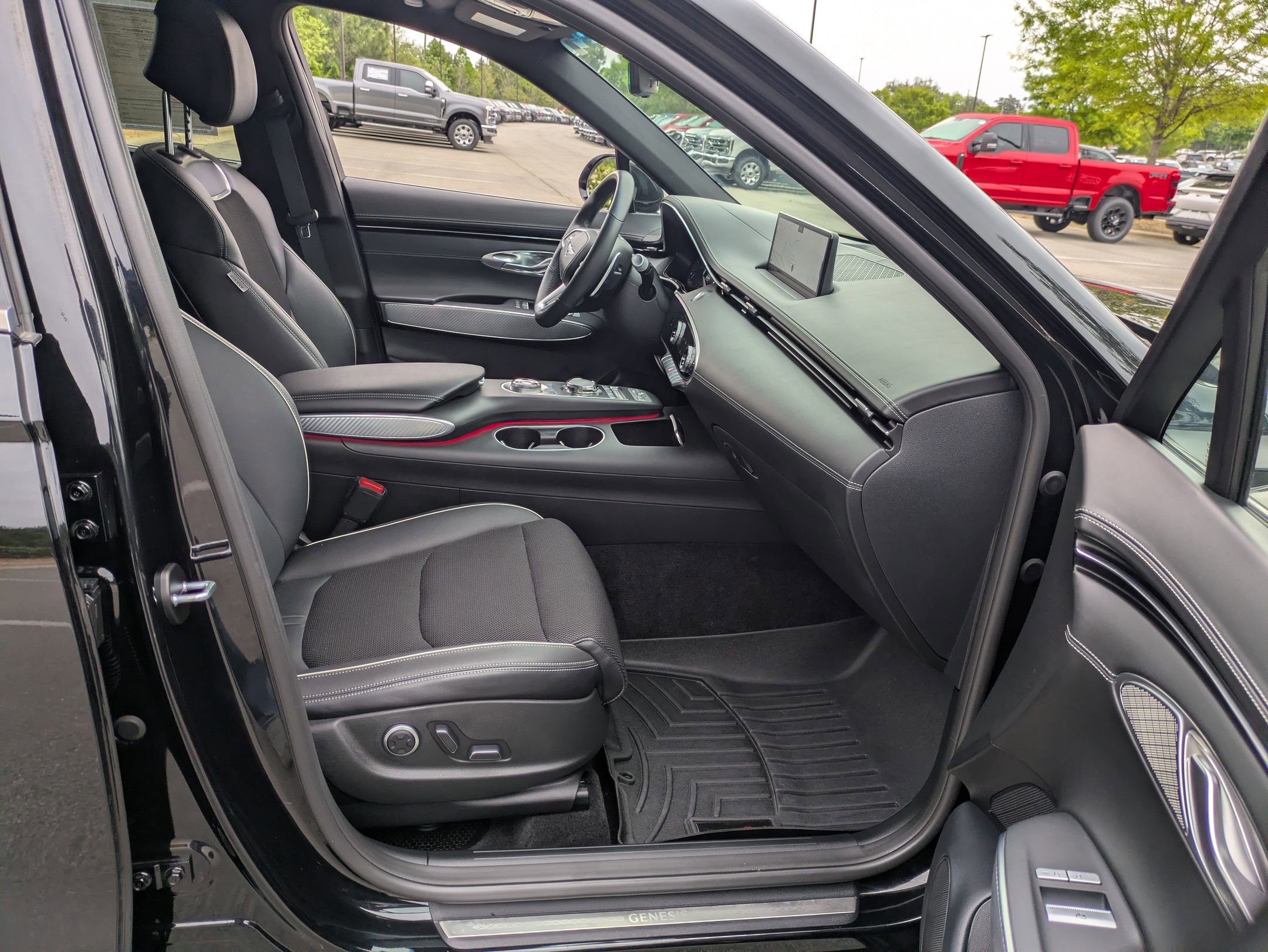 Used 2023 Genesis GV70 2.5T w/ Sport Prestige Package AWD/4WD image 36