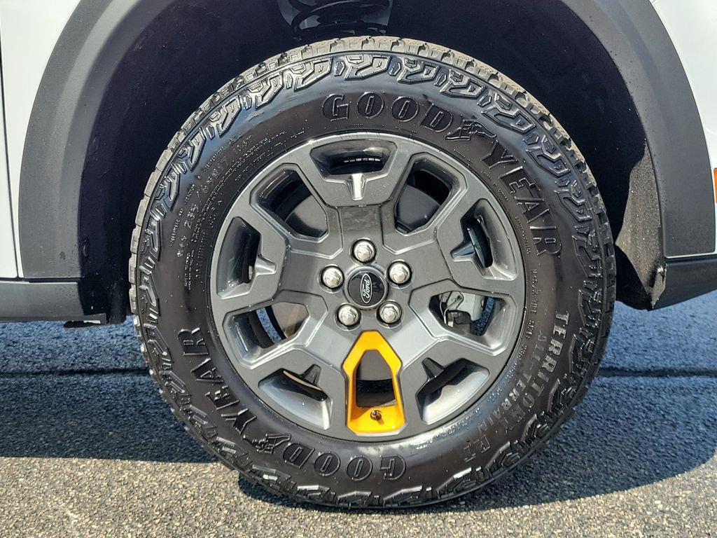 Certified 2025 Ford Maverick Tremor AWD/4WD image 9