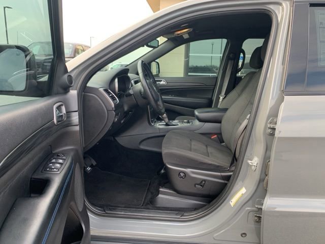 Used 2019 Jeep Grand Cherokee Laredo image 9