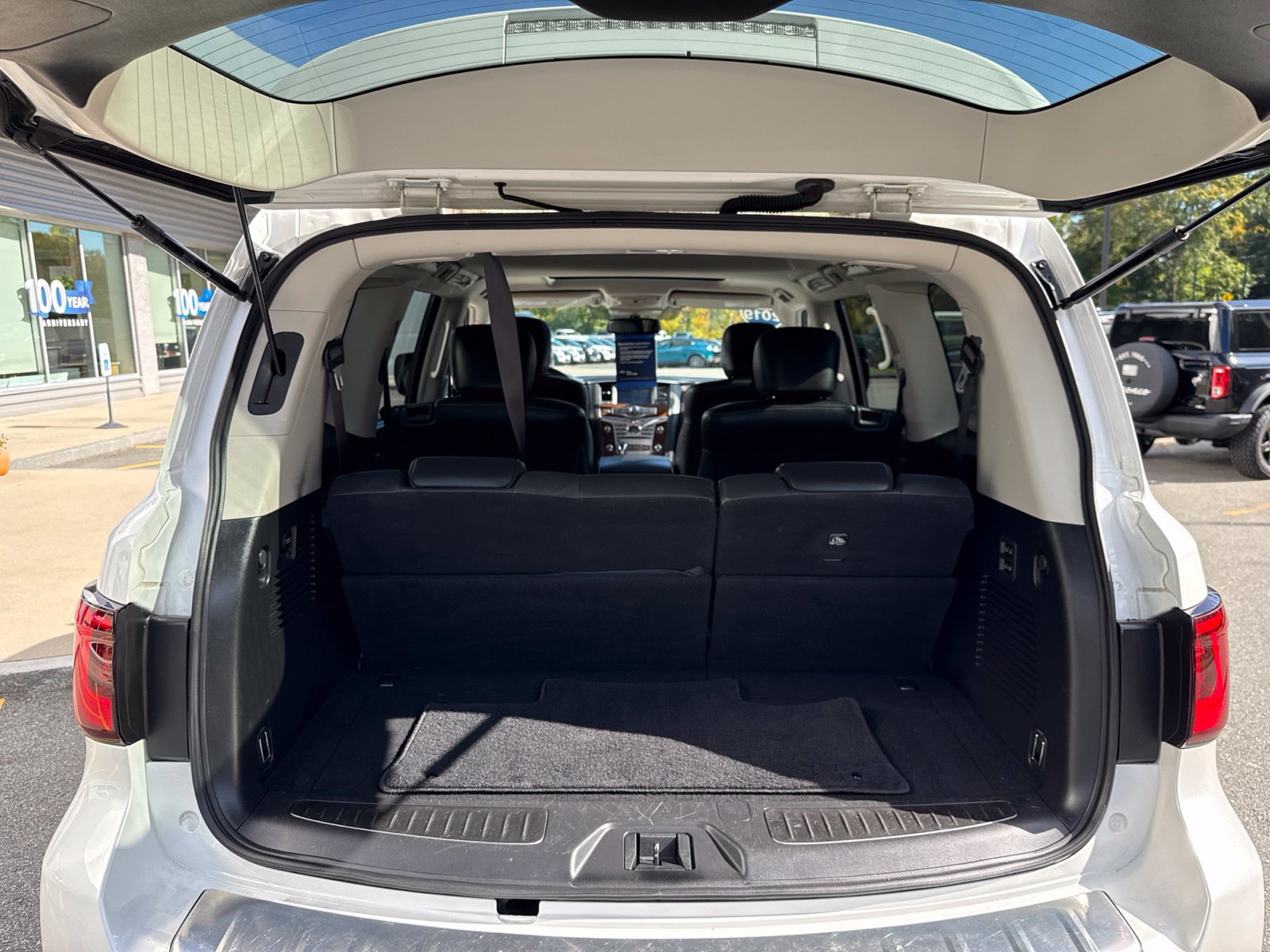 Used 2019 INFINITI QX80 Luxe w/ Proassist Package AWD/4WD image 27
