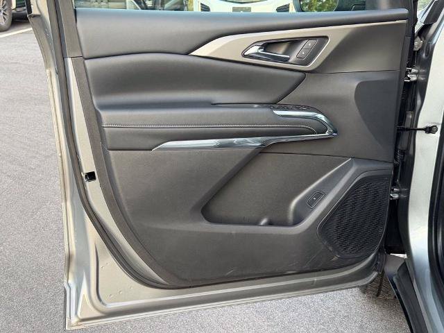 Used 2026 Chevrolet Traverse LT AWD/4WD image 12