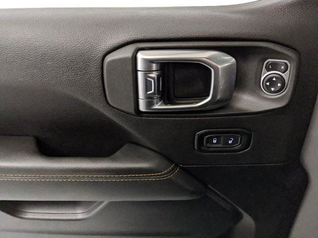 Used 2023 Jeep Wrangler Unlimited Sahara AWD/4WD image 17