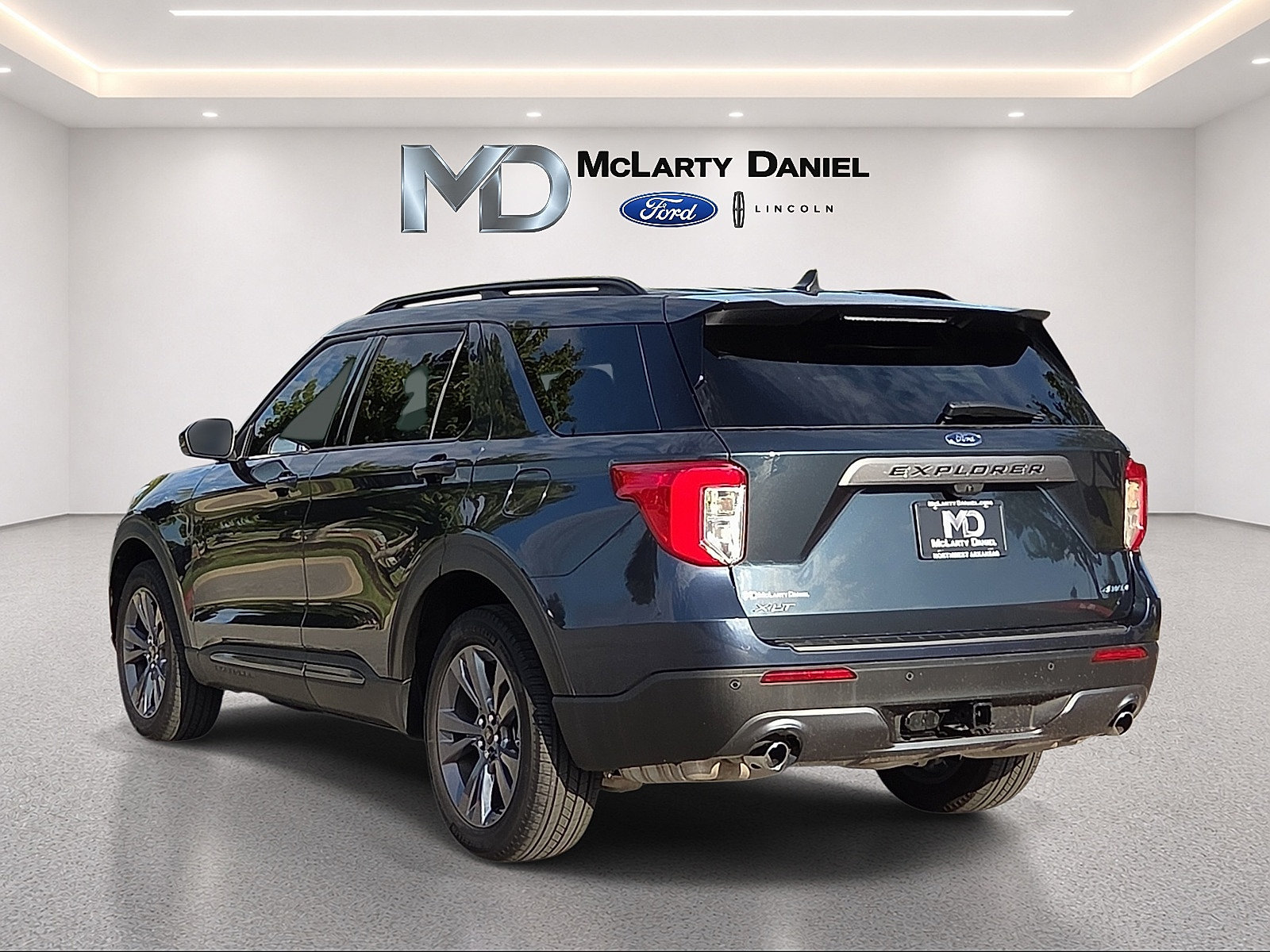 Certified 2023 Ford Explorer XLT w/ Equipment Group 202A AWD/4WD image 4