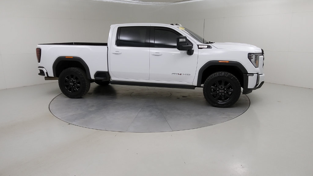 Used 2024 GMC Sierra 3500 AT4 w/ AT4 Premium Plus Package AWD/4WD image 12