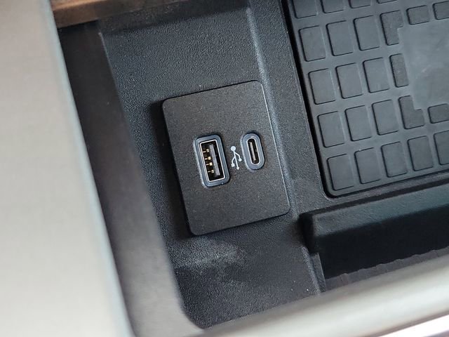 Certified 2022 Ford F350 Lariat w/ Tremor Off-Road Package AWD/4WD image 30