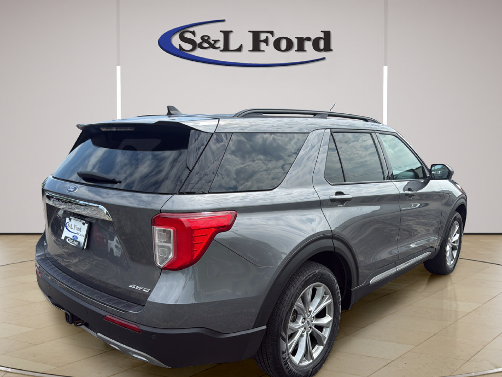 Certified 2023 Ford Explorer XLT w/ Equipment Group 202A AWD/4WD image 7
