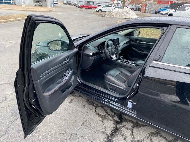 Used 2024 Nissan Altima 2.5 SR image 9