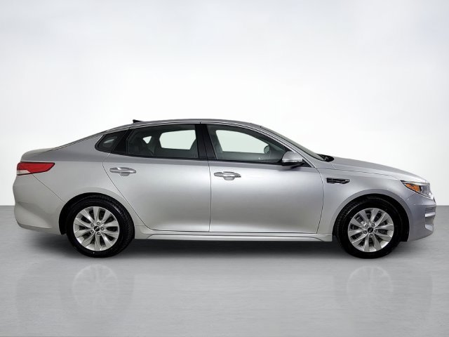 Used 2018 Kia Optima EX w/ Premium Package FWD image 2