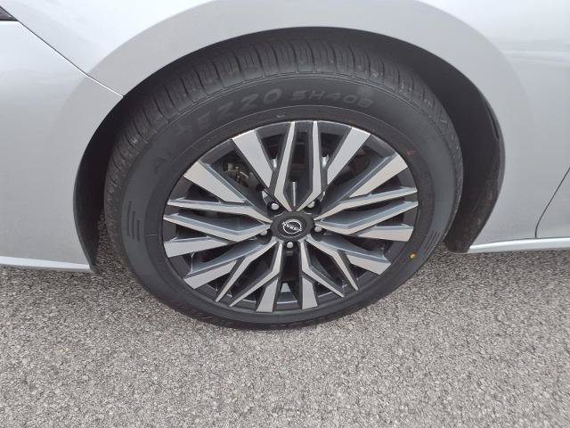 Used 2025 Nissan Altima 2.5 SV FWD image 5