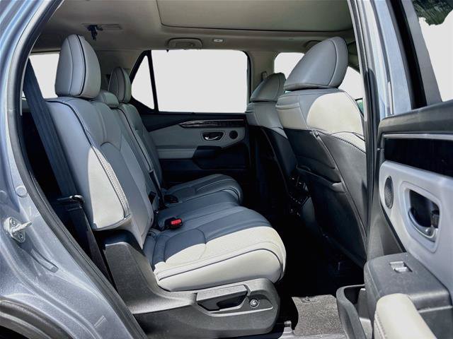 Used 2023 Honda Pilot Elite image 32