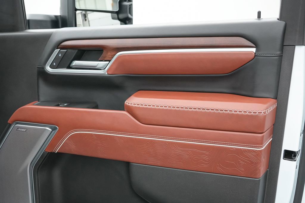 Used 2025 GMC Sierra 2500 Denali Ultimate image 35
