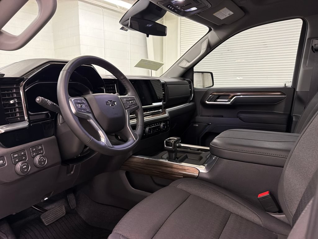 Used 2026 Chevrolet Silverado 1500 LT Trail Boss w/ Safety Package AWD/4WD image 6
