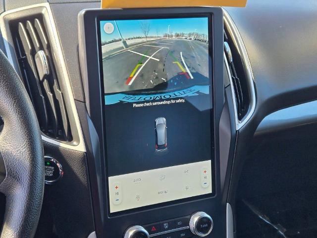 Certified 2024 Ford Edge SE w/ Black Appearance Package image 27