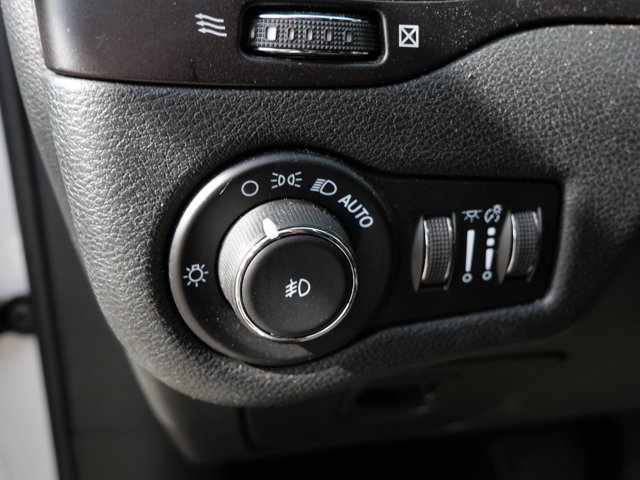 Used 2021 Jeep Cherokee Trailhawk w/ Trailer Tow Group AWD/4WD image 15
