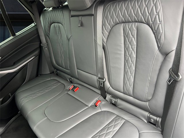 Used 2022 BMW X5 xDrive40i w/ M Sport Package image 13