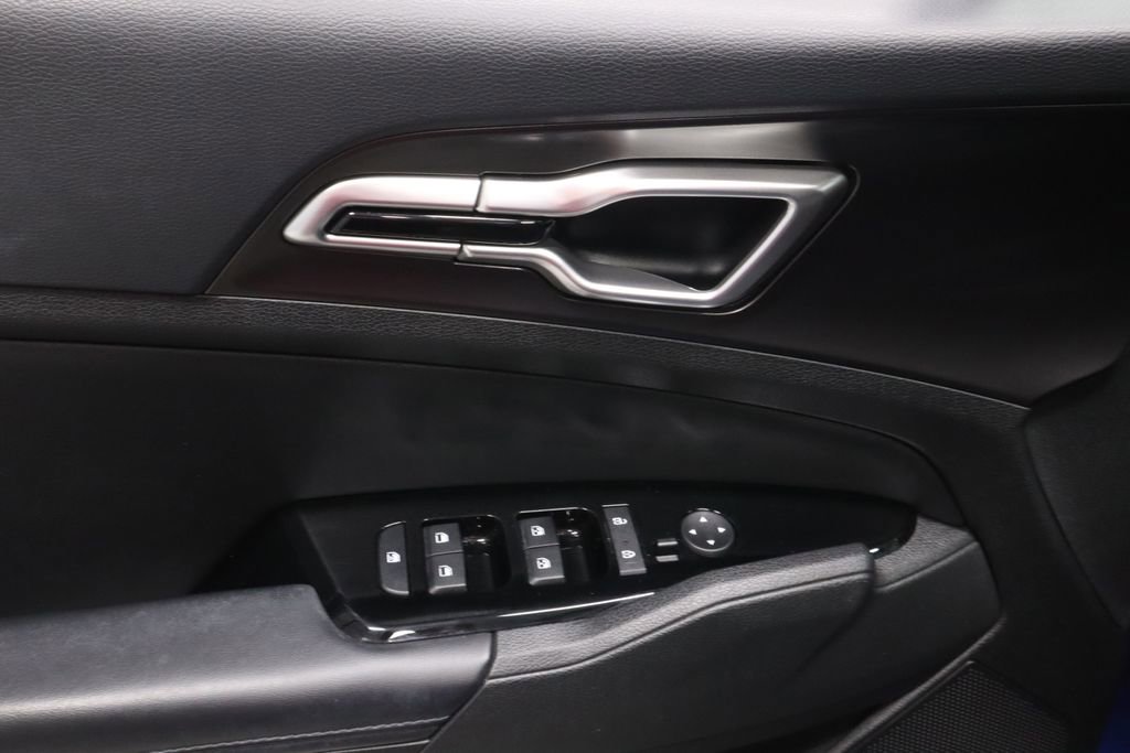 Used 2023 Kia Sportage EX FWD image 23