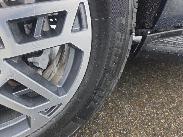 Certified 2025 Ford Expedition Active image 8