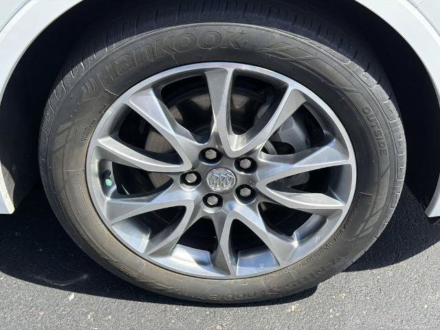 Used 2020 Buick Envision Essence w/ Experience Buick Package FWD image 9