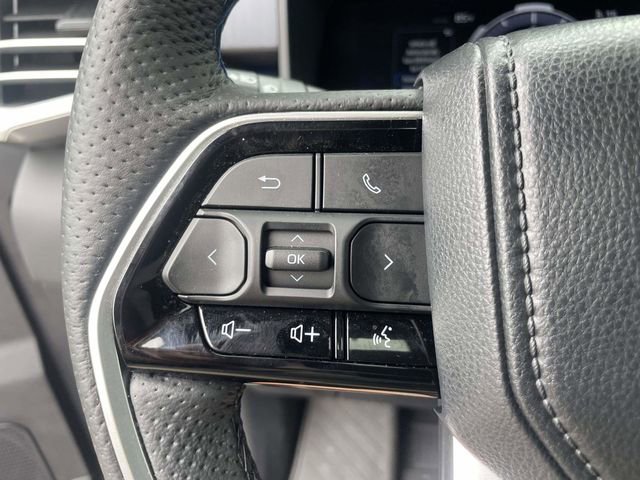 Used 2023 Toyota Sequoia Platinum AWD/4WD image 23