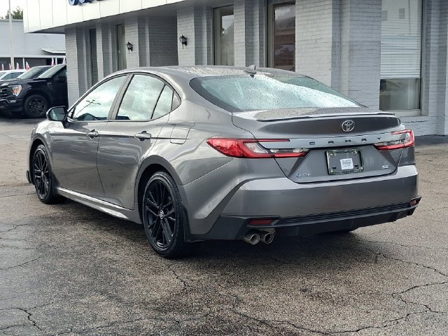 Used 2026 Toyota Camry SE FWD image 3