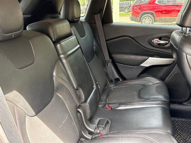 Used 2017 Jeep Cherokee Trailhawk w/ Comfort/Convenience Group AWD/4WD image 28