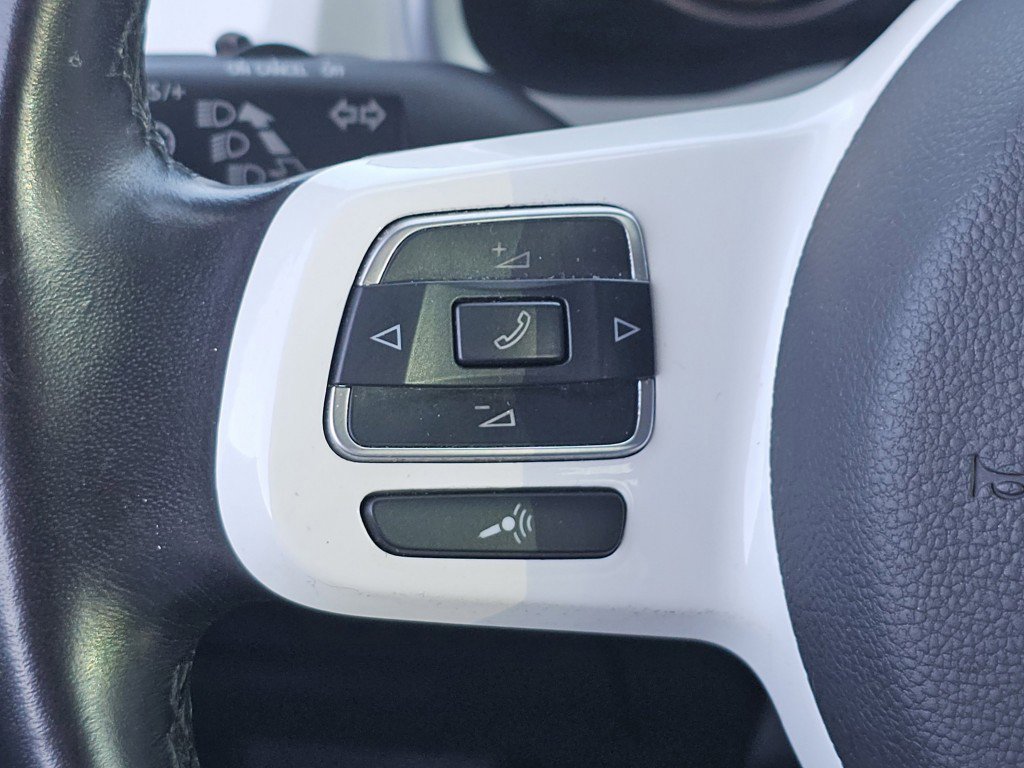 Used 2019 Volkswagen Beetle 2.0T S FWD image 9