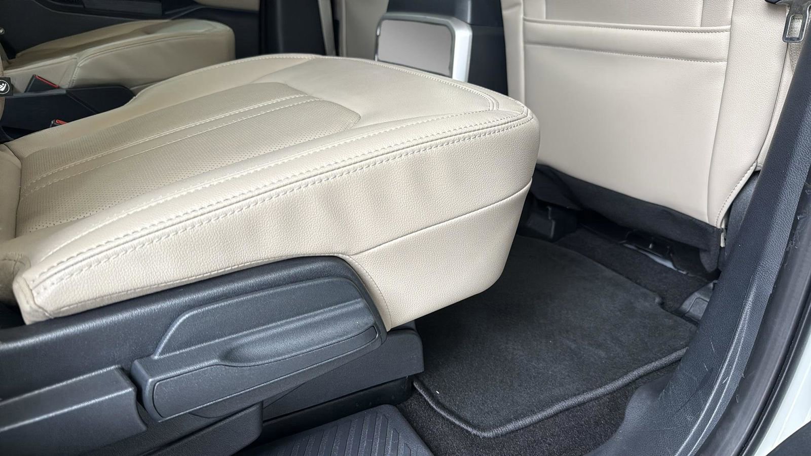 Certified 2022 Ford Expedition Limited image 27