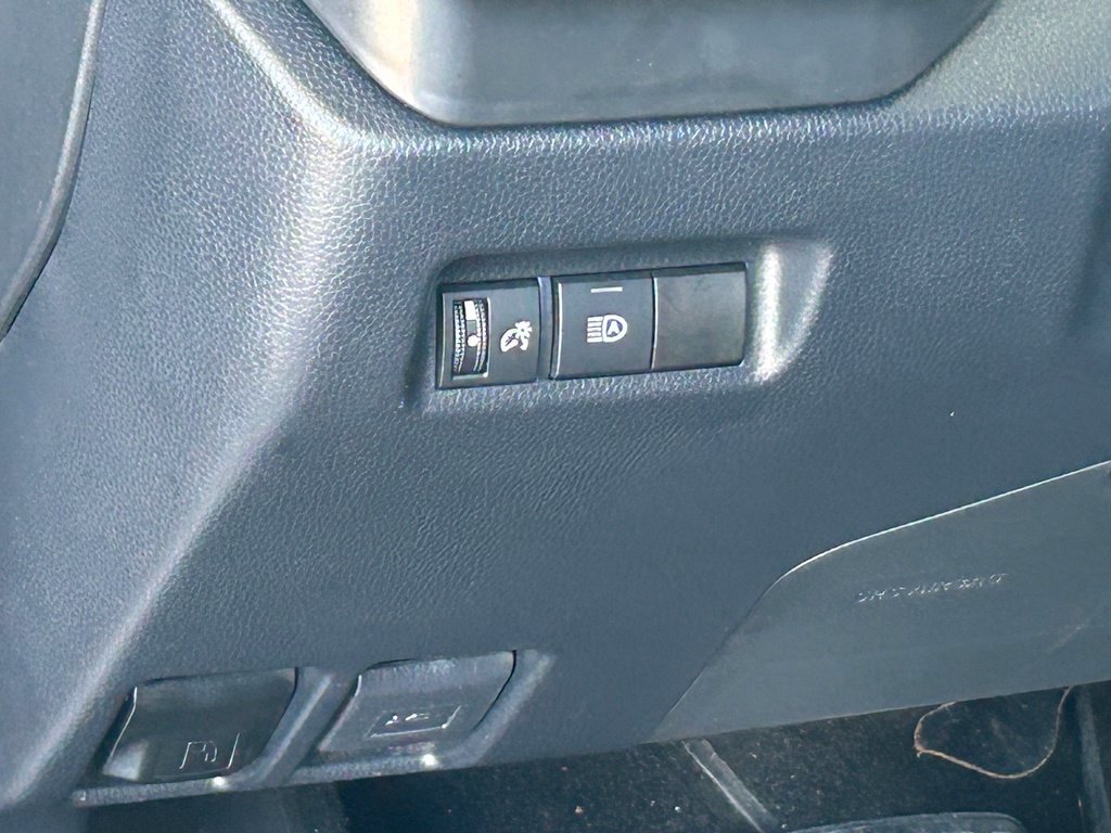 Used 2020 Toyota RAV4 XLE FWD image 35