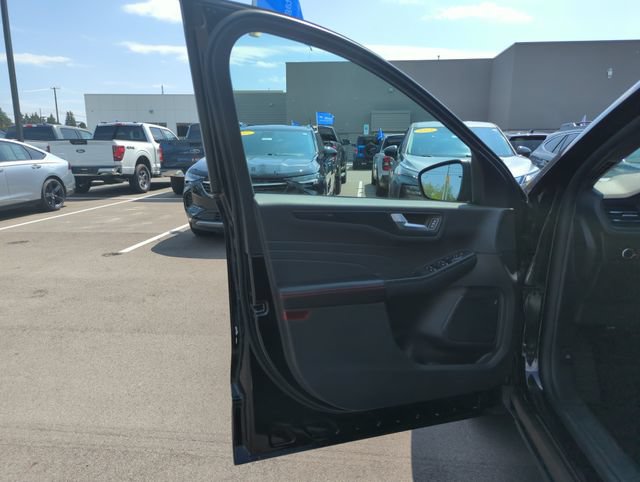 Certified 2025 Ford Escape ST-Line AWD/4WD image 26